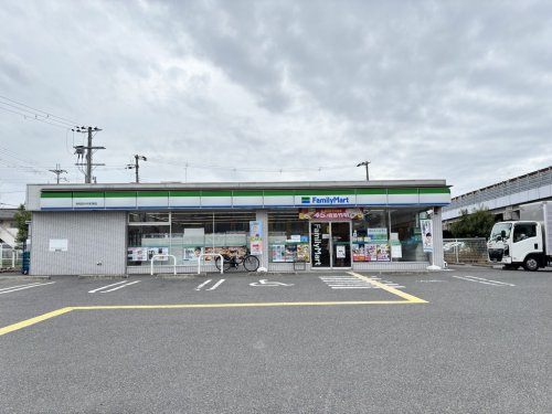 コンビニ　ファミリーマート　岸和田中井町東店（コンビニ）まで184m