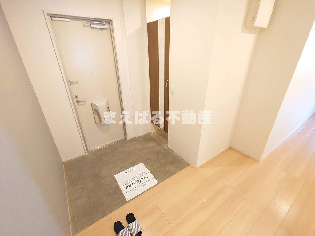 玄関　広い玄関スペース
