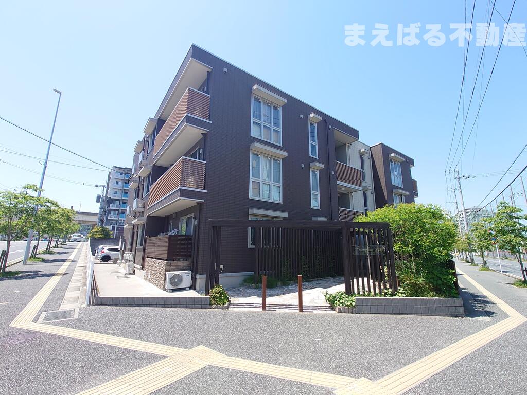 建物外観　オートロック付き
