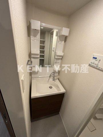 洗面設備　スペースが確保できる洗面所です