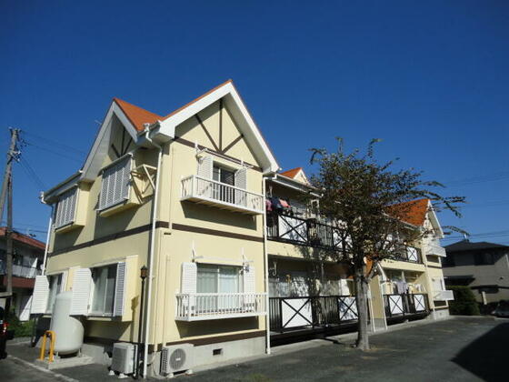 建物外観　三角の屋根が可愛い物件です！♪