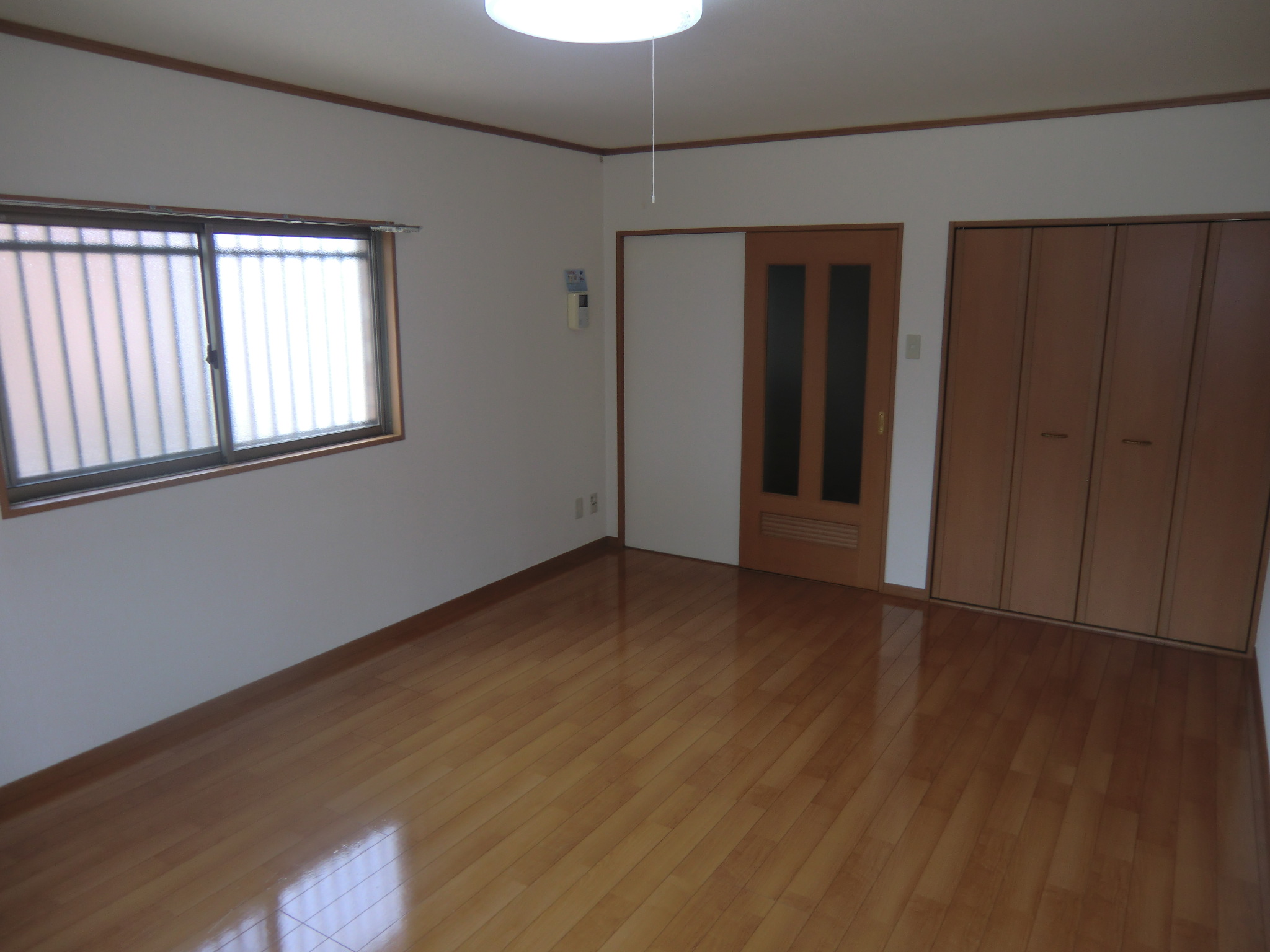 その他　洋室12帖