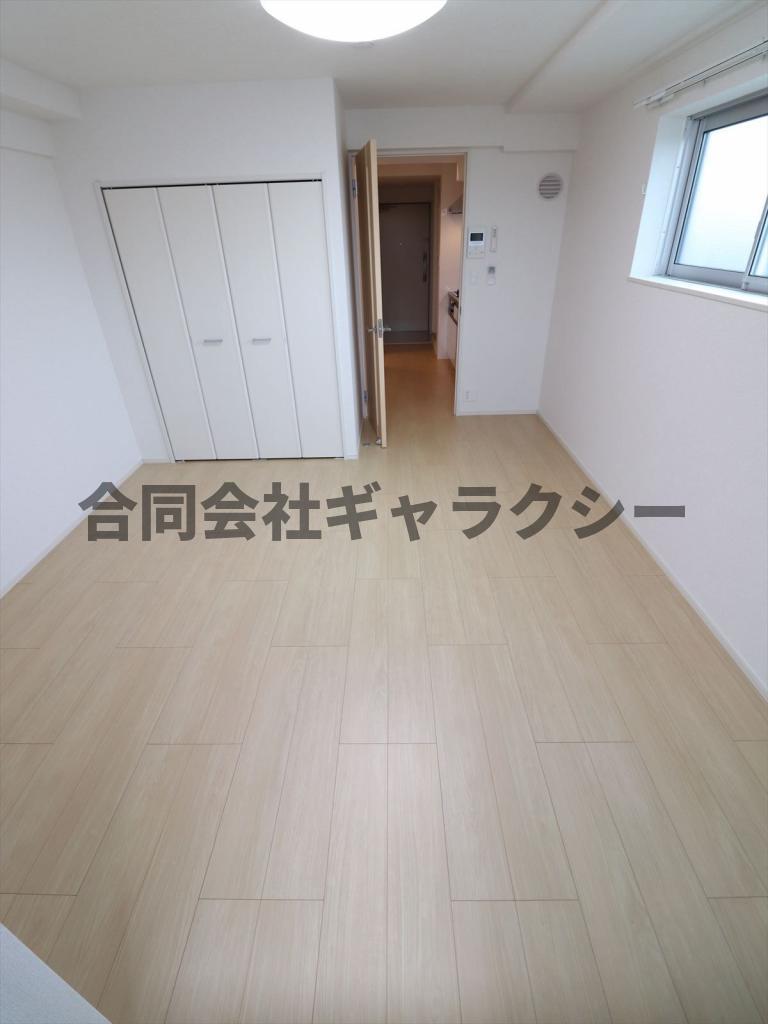 居室・リビング　7.85帖の洋室です