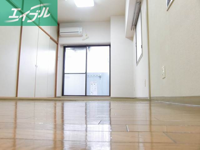 居室・リビング　同タイプのお部屋の写真です