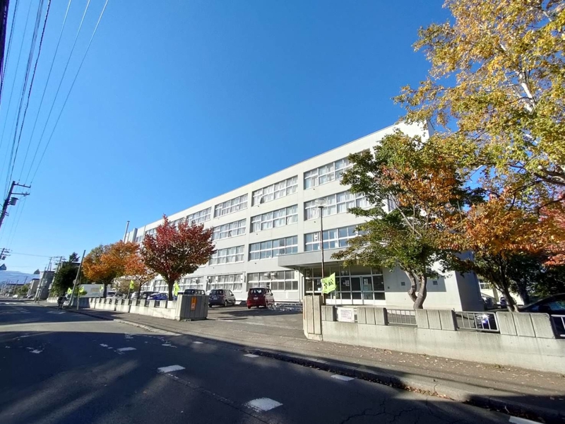 小学校　札幌市立元町北小学校（小学校）まで659m