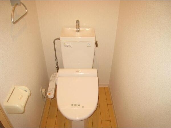 トイレ　※同施工会社のイメージ写真※