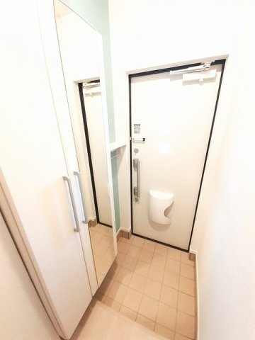 玄関　収納もある玄関です