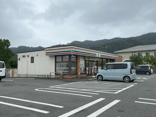 コンビニ　セブンイレブン　八代本野町店（コンビニ）まで907m