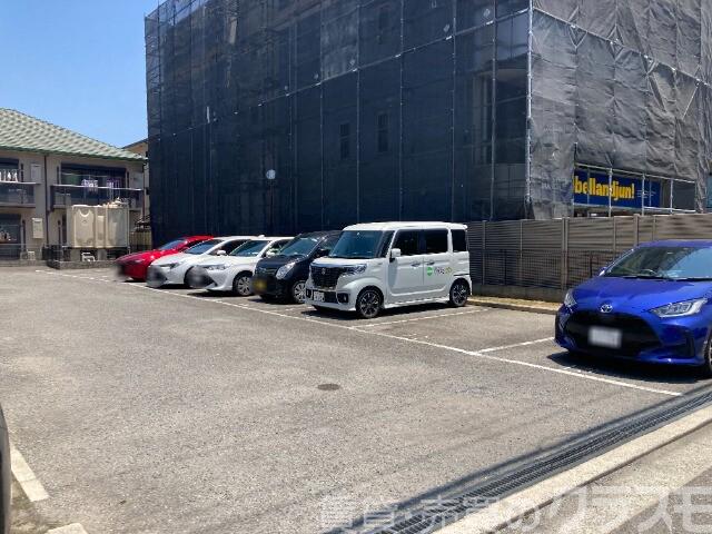 駐車場　敷地内駐車場
