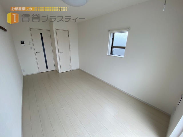 居室・リビング　人気のホワイトベースのお部屋。
