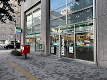 コンビニ　ファミリーマート札幌北4条東1丁目店（コンビニ）まで178m