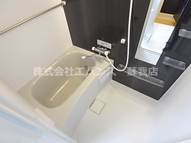 バス・シャワールーム　コンパクトで使いやすいお風呂です