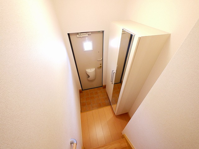 玄関　ミラー付きのシューズボックス