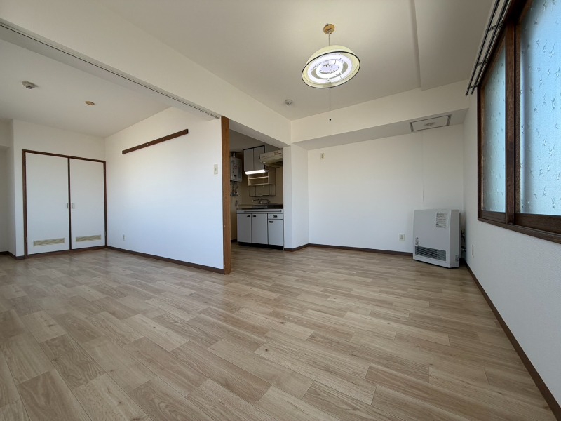 居室・リビング　広くてキレイなお部屋が広がっていて、充実した生活が送れそう。