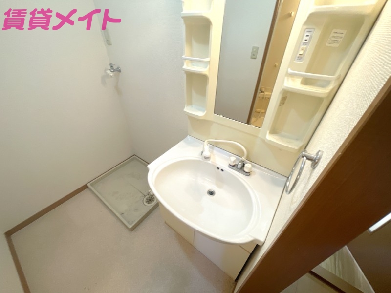 洗面設備　別部屋参考写真です