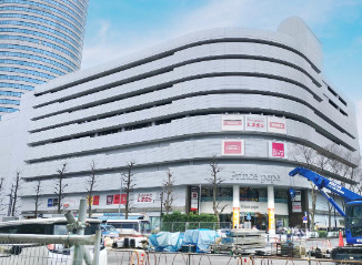 ショッピングセンター　新横浜プリンスぺぺ（ショッピングセンター）まで447m