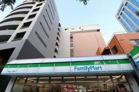 コンビニ　ファミリーマート北堀江一丁目店（コンビニ）まで130m