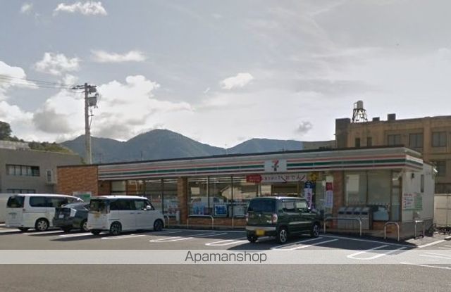 コンビニ　セブンイレブン（コンビニ）まで445m