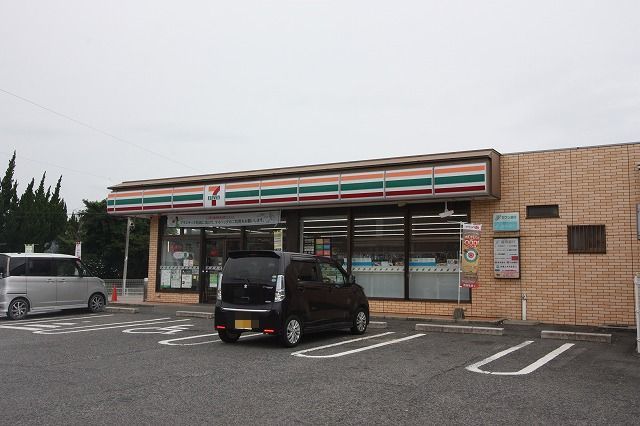 コンビニ　セブンイレブン（コンビニ）まで1000m