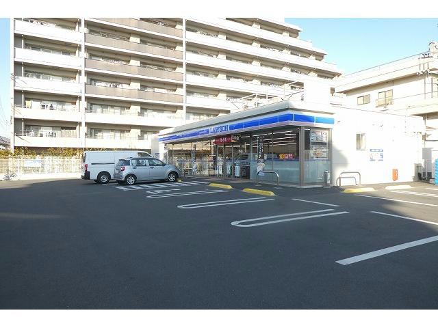 コンビニ　ローソン足立加平二丁目店（コンビニ）まで708m