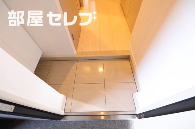 玄関　１３０５