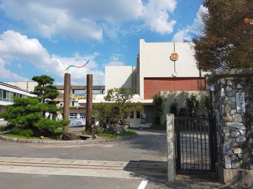 中学校　江南市立古知野中学校（中学校）まで668m