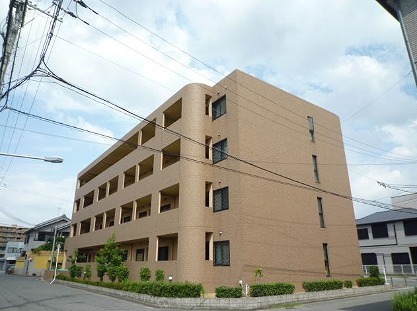 建物外観　がっちりした鉄筋コンクリート造のキレイな外観♪