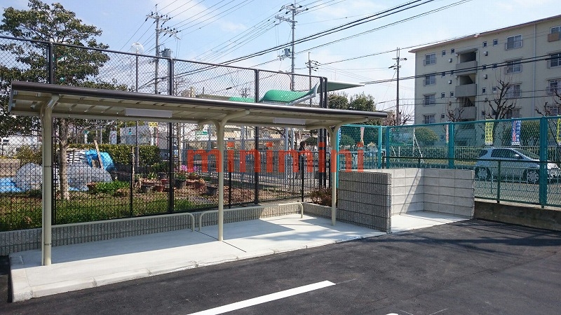その他　屋根付駐輪場
