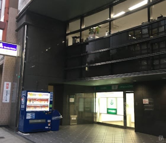 銀行　りそな銀行 ATM 四ツ橋駅前出張所（銀行）まで406m