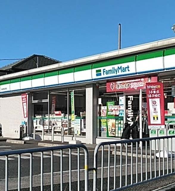 コンビニ　ファミリーマート泉佐野高松東店（コンビニ）まで241m