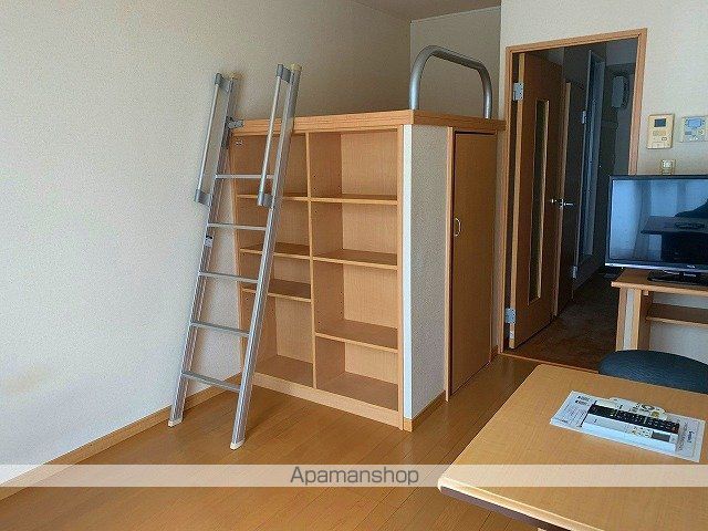レオパレス谷中の居間写真