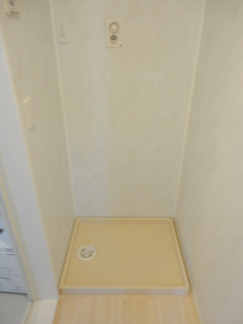 その他設備　●洗濯機置場
