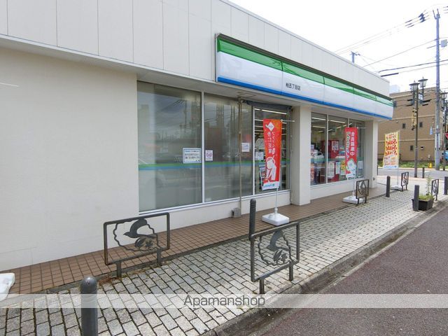 コンビニ　ファミリーマート（コンビニ）まで418m
