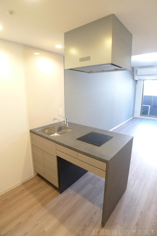 キッチン　部屋によってカラータイプことなります。