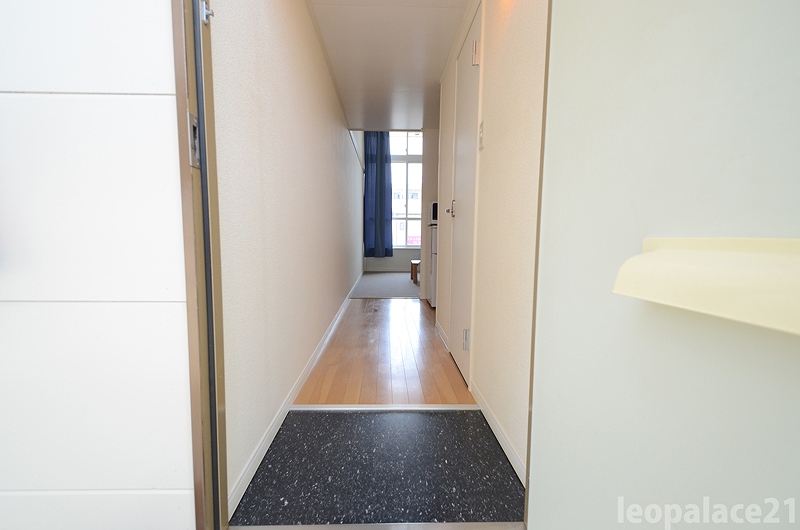 レオパレス小山の玄関写真