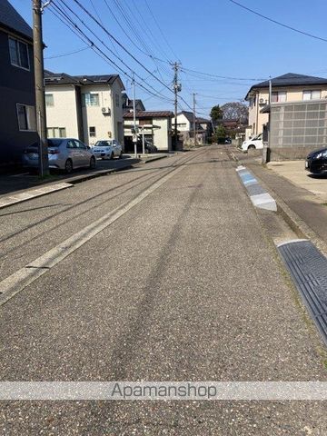 その他　前面道路（その他）まで0m