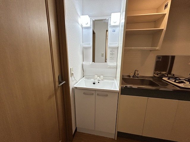 洗面設備　同マンション別部屋