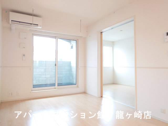居室・リビング　※202号室使用