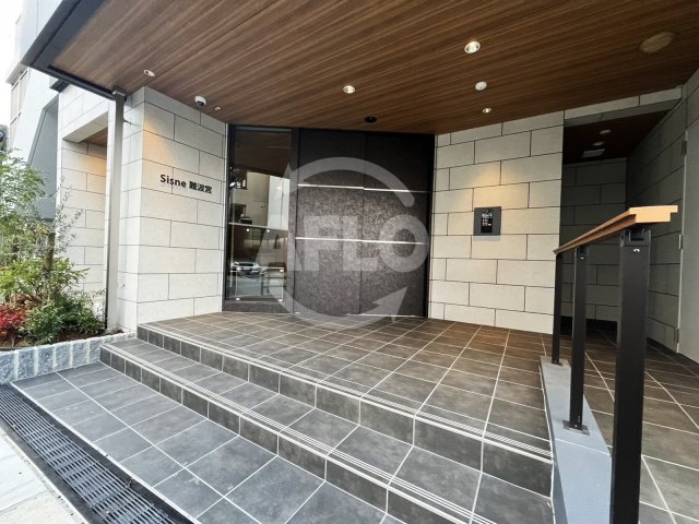エントランス　シスネ難波宮　エントランス