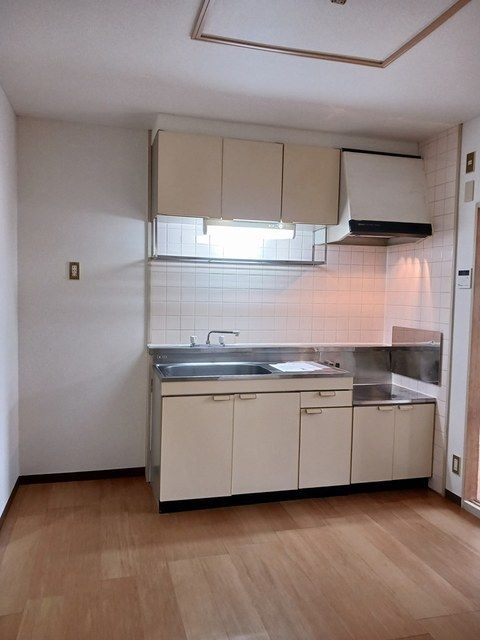 ロマニー高柳1のキッチン写真