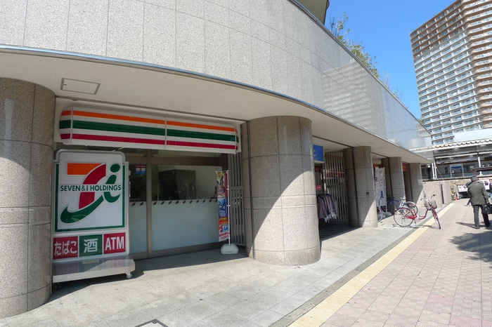コンビニ　コンビニ（コンビニ）まで800m