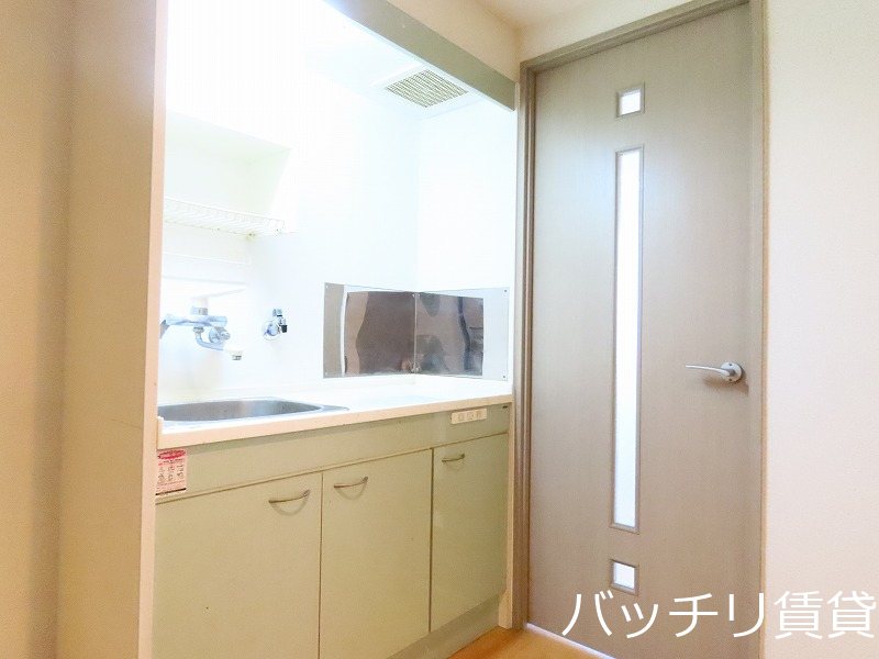 キッチン　同型タイプの為、現状を優先いたします。