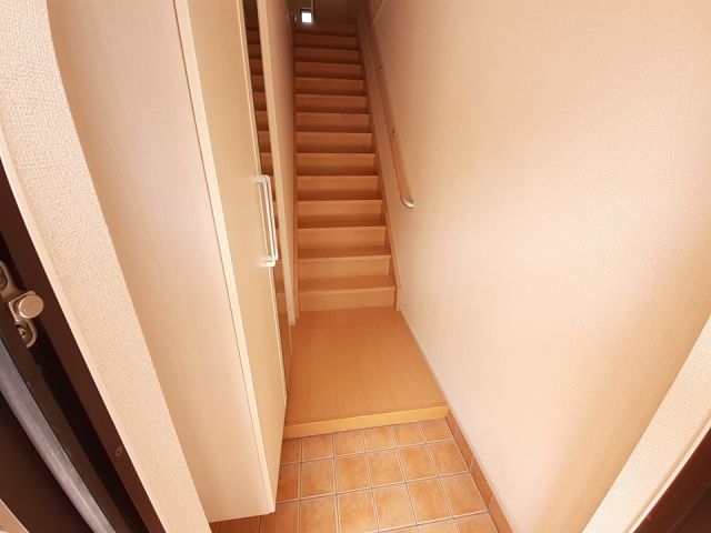 グリシーヌBの玄関写真
