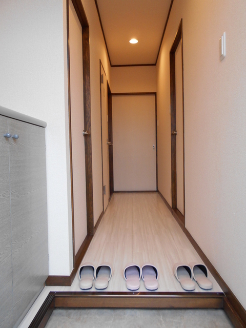 エステート西府中の玄関写真