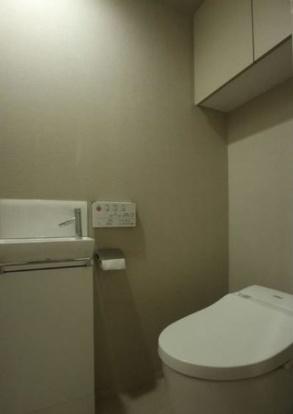 東急東横線 都立大学駅 徒歩11分 3階建 築13年のトイレ写真