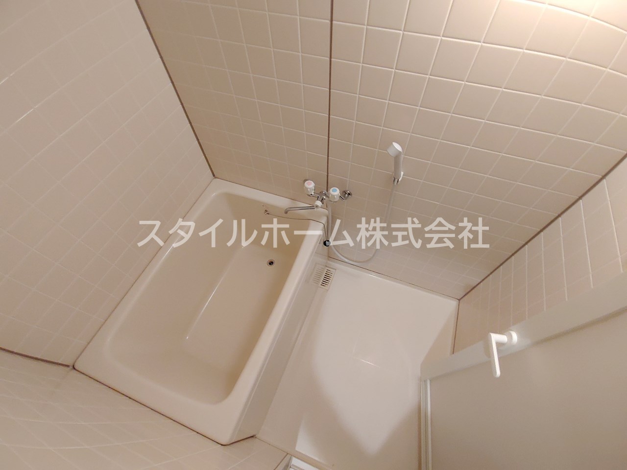 バス・シャワールーム　ゆったり過ごせるお風呂です