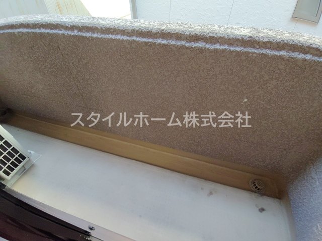 バルコニー　外からの目が気にならないバルコニーで洗濯物が干せます