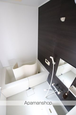 岩澤様平屋の風呂写真
