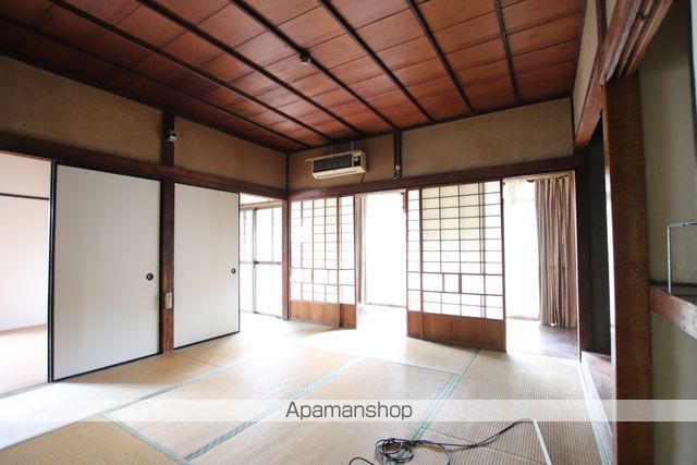 岩澤様平屋の居間写真