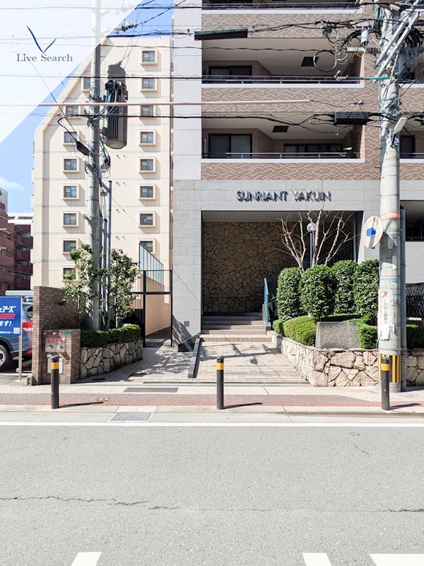 地下鉄七隈線 薬院大通駅 徒歩5分 15階建 築26年の外観写真